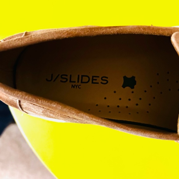J/Slides Leather Slides.               Comfortable shoes! - Picture 3 of 7